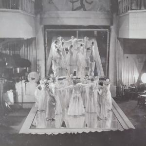 Groupe de danseuses evanescentes